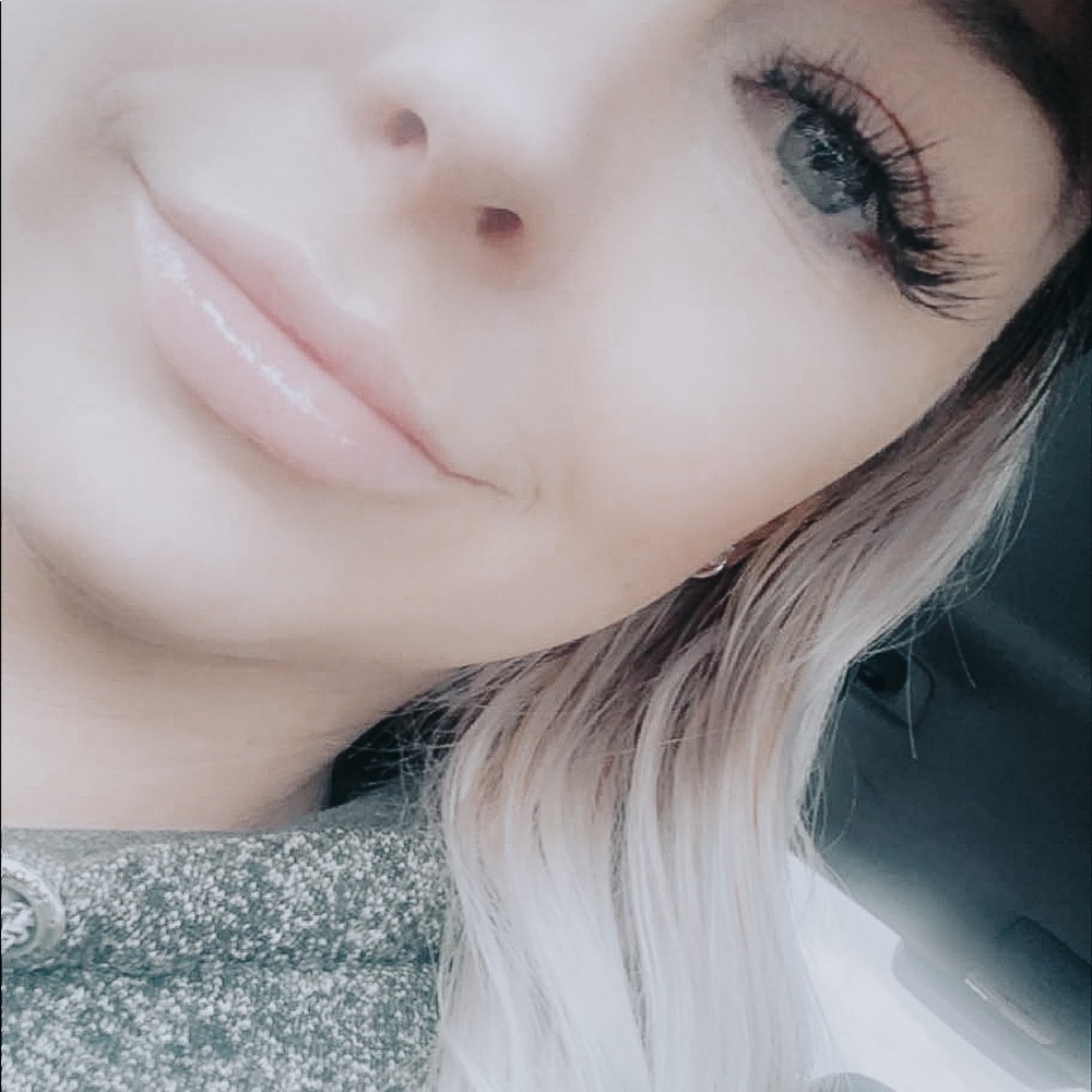 Meet your Posher, Ashley